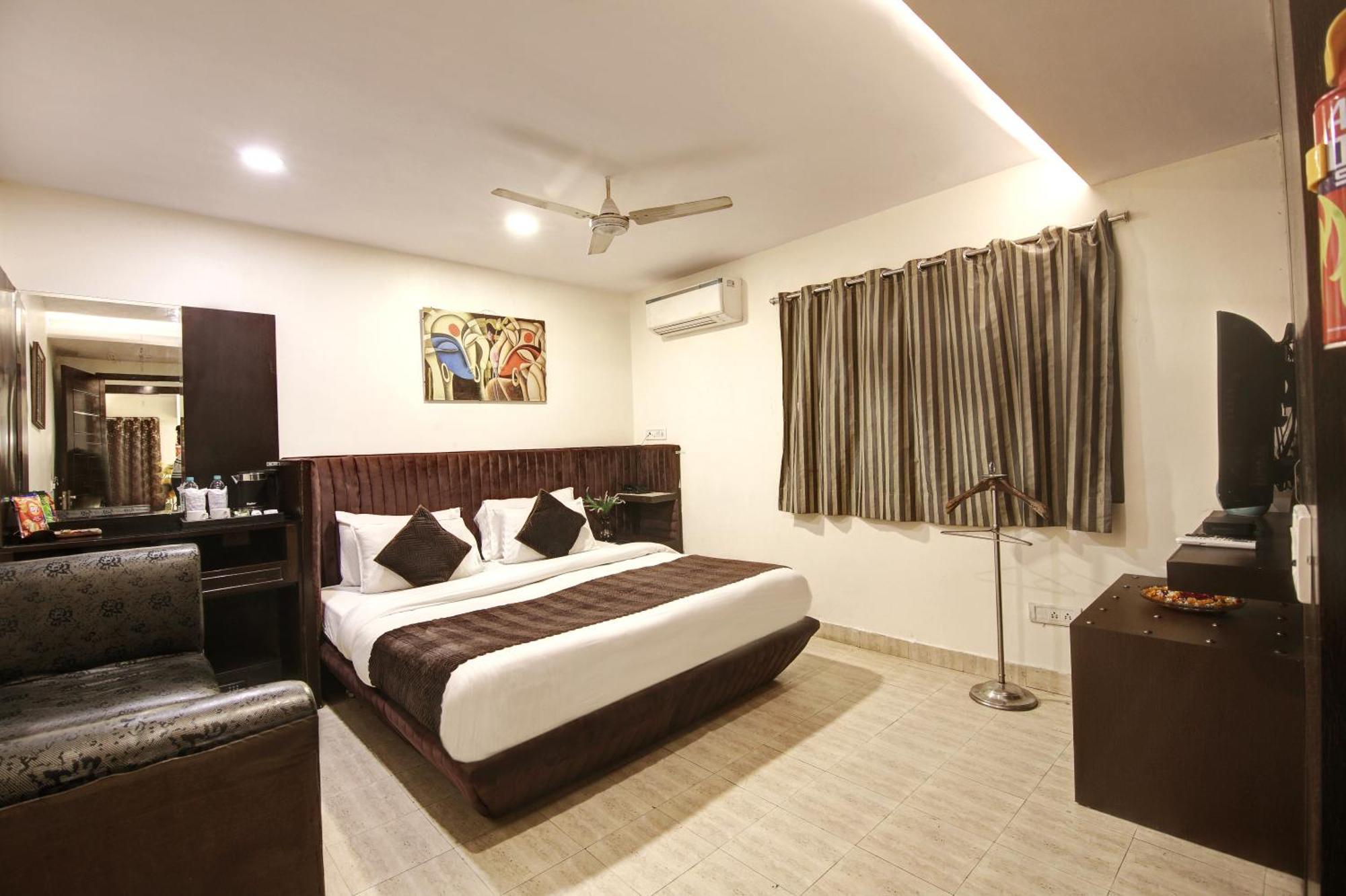 Hotel Wk Comfort - Near White Clove New Delhi