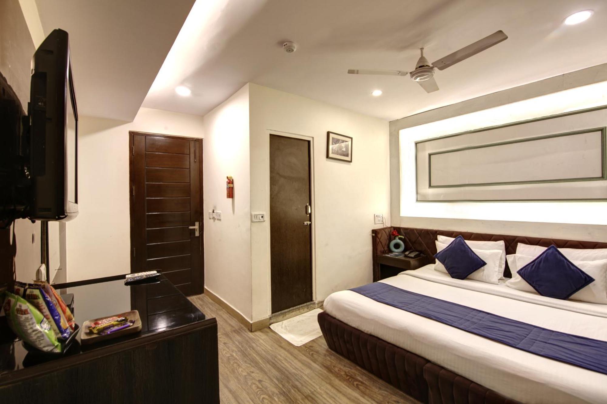 Wk Comfort - Near White Clove Hotel New Delhi