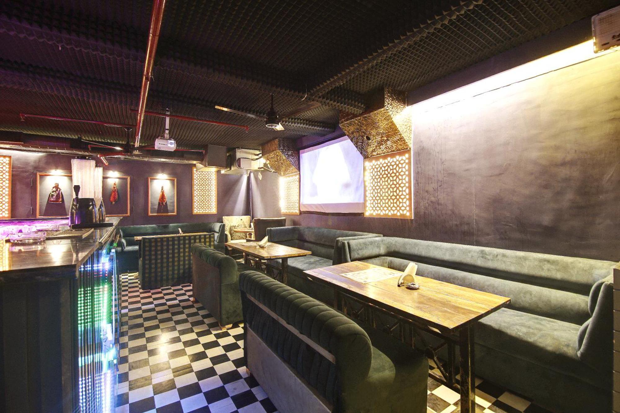 Wk Comfort - Near White Clove Hotel