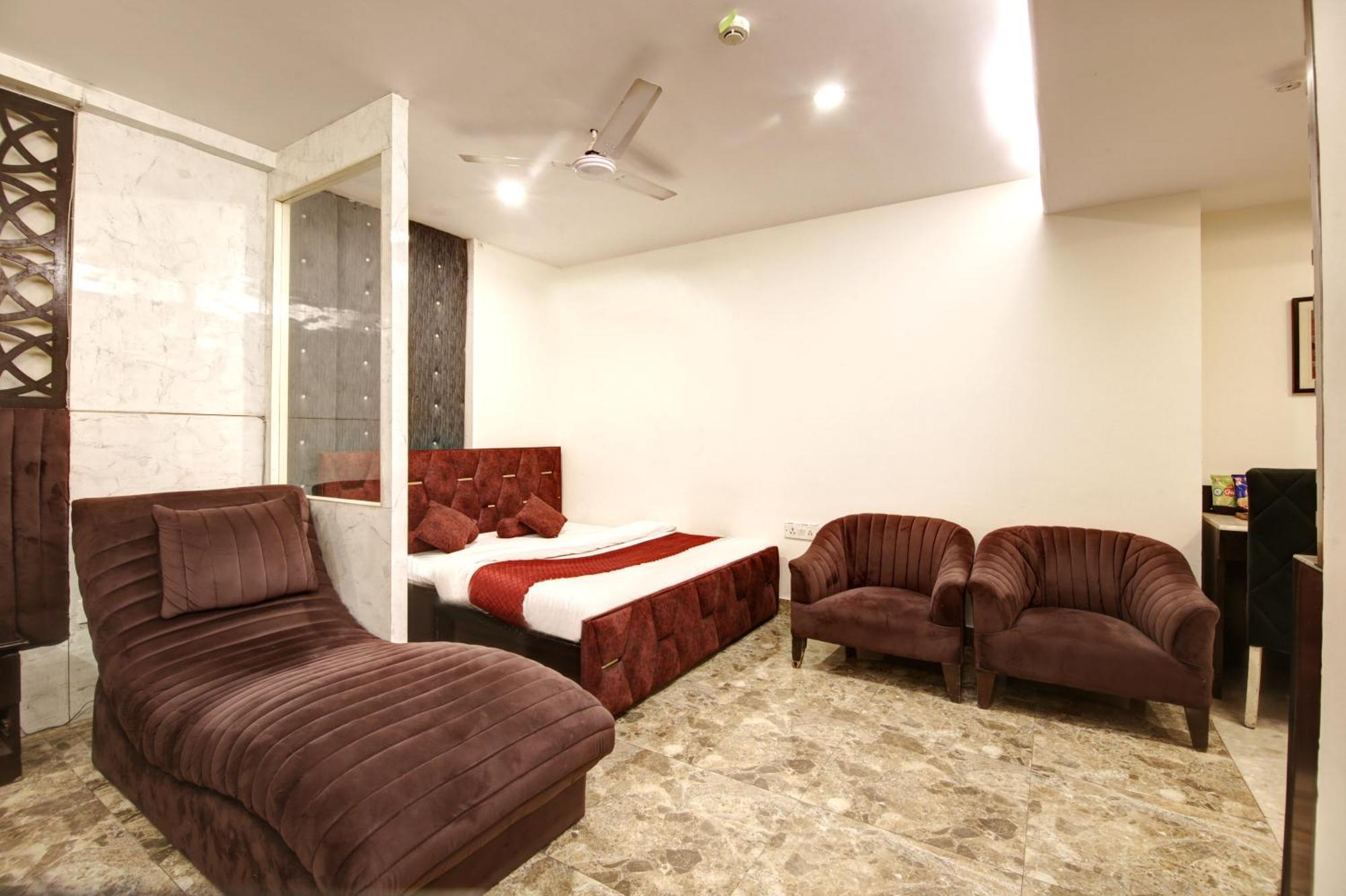 Wk Comfort - Near White Clove Hotel