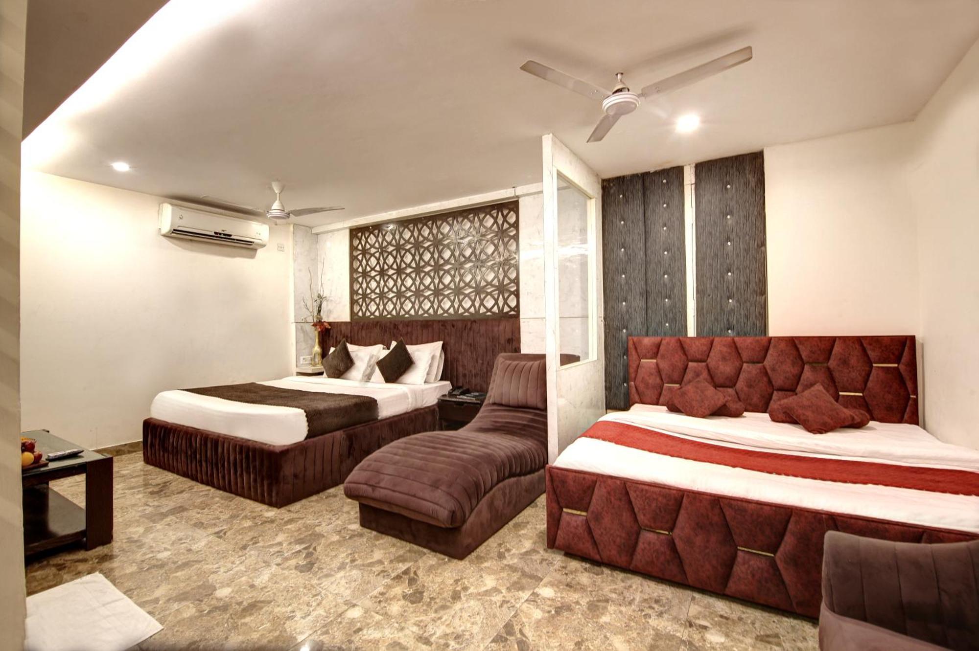 Wk Comfort - Near White Clove Hotel New Delhi