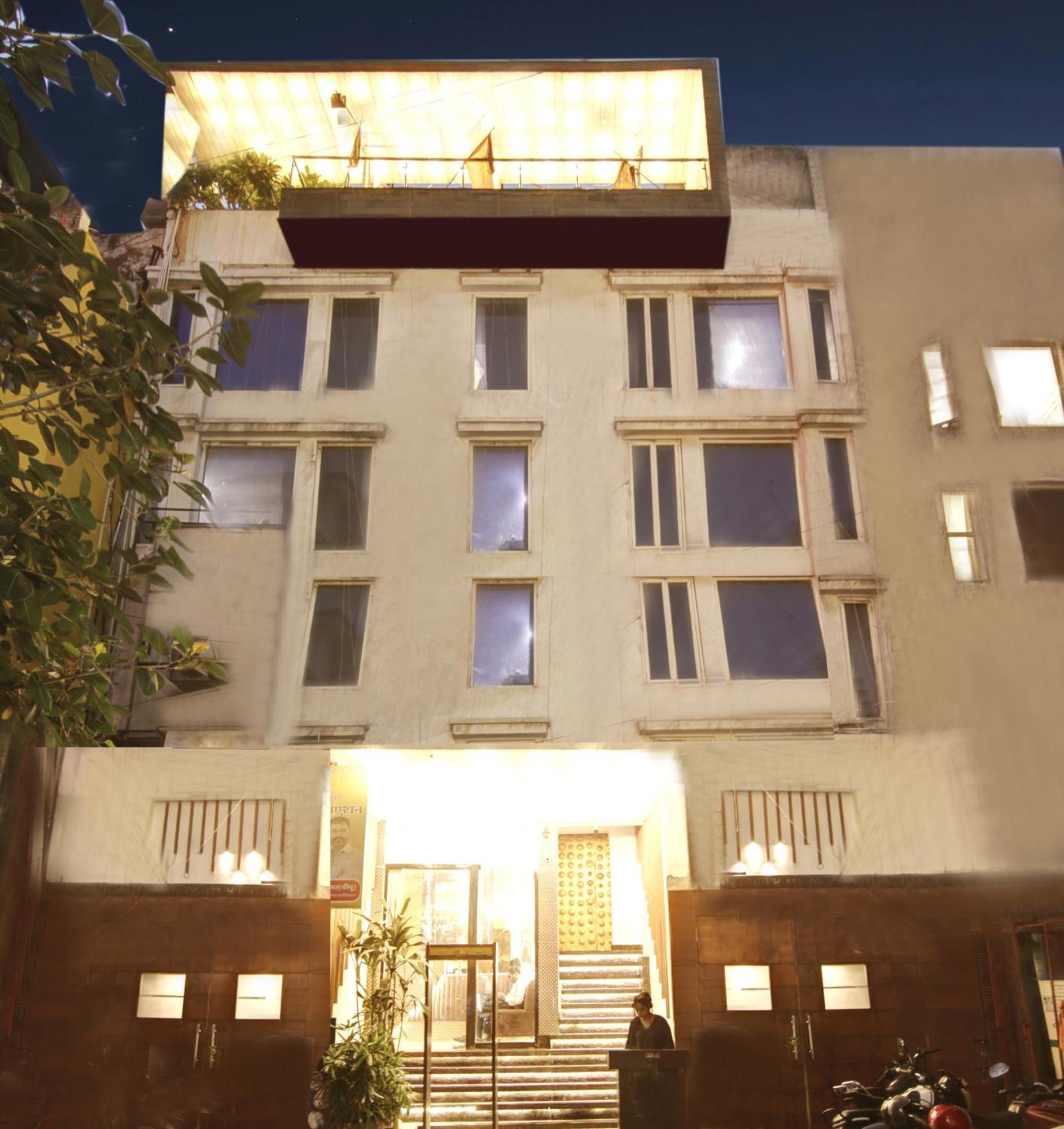 Wk Comfort - Near White Clove New Delhi