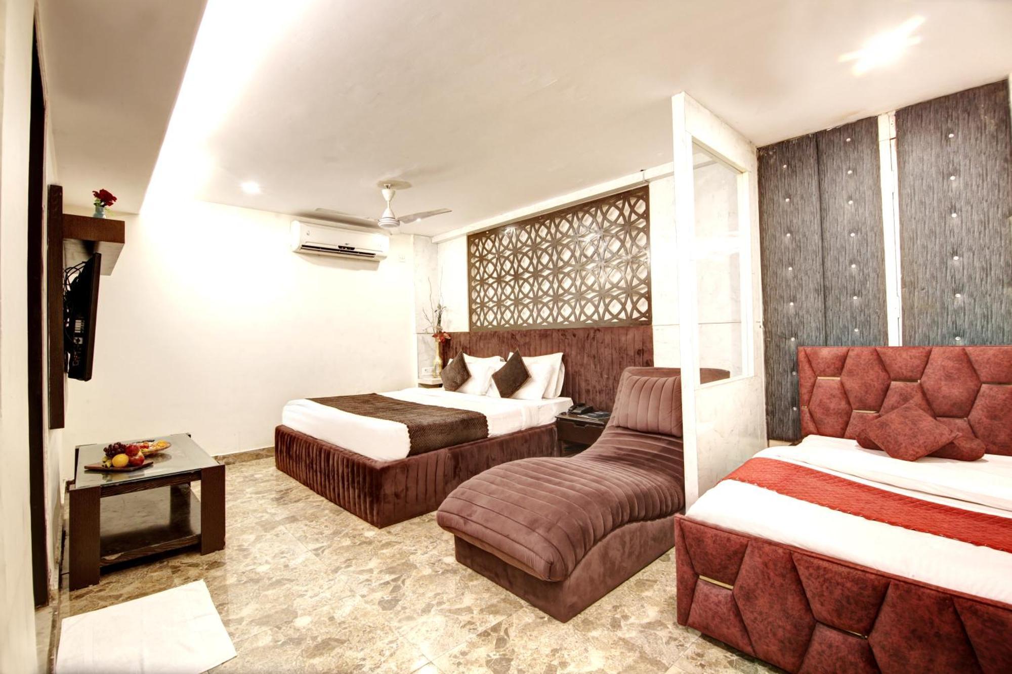 Wk Comfort - Near White Clove Hotel New Delhi