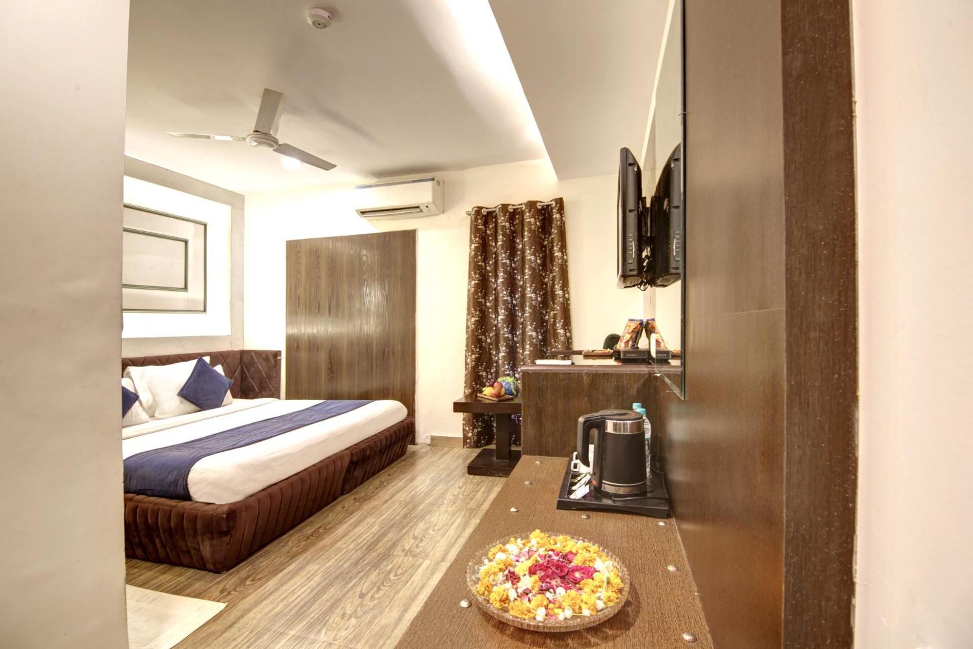 Wk Comfort - Near White Clove Hotel New Delhi