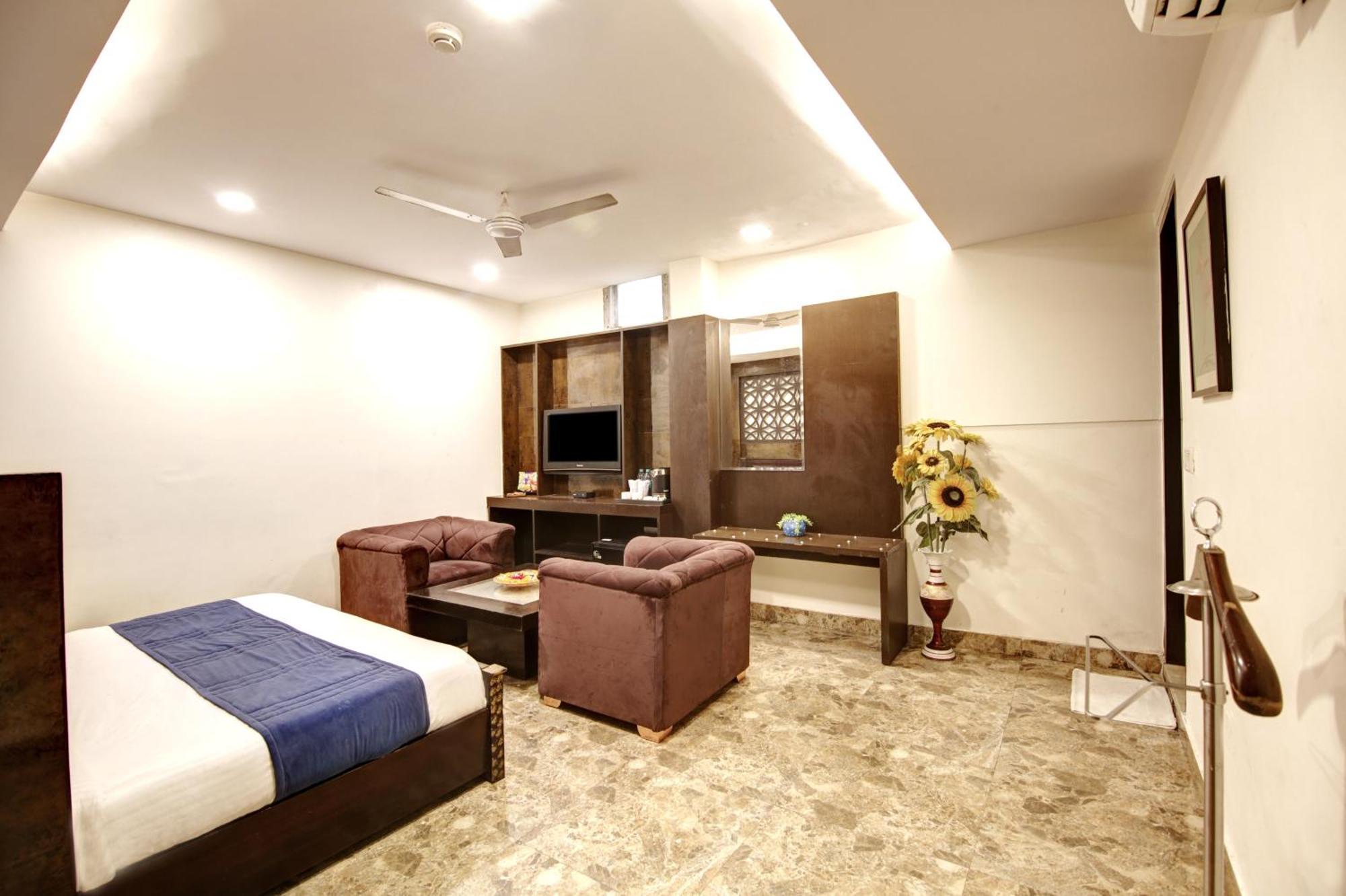 Wk Comfort - Near White Clove New Delhi