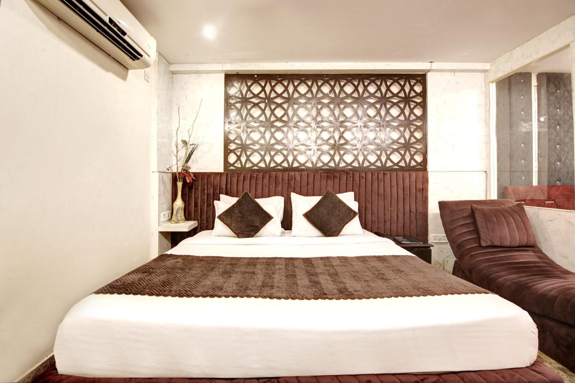 Wk Comfort - Near White Clove New Delhi