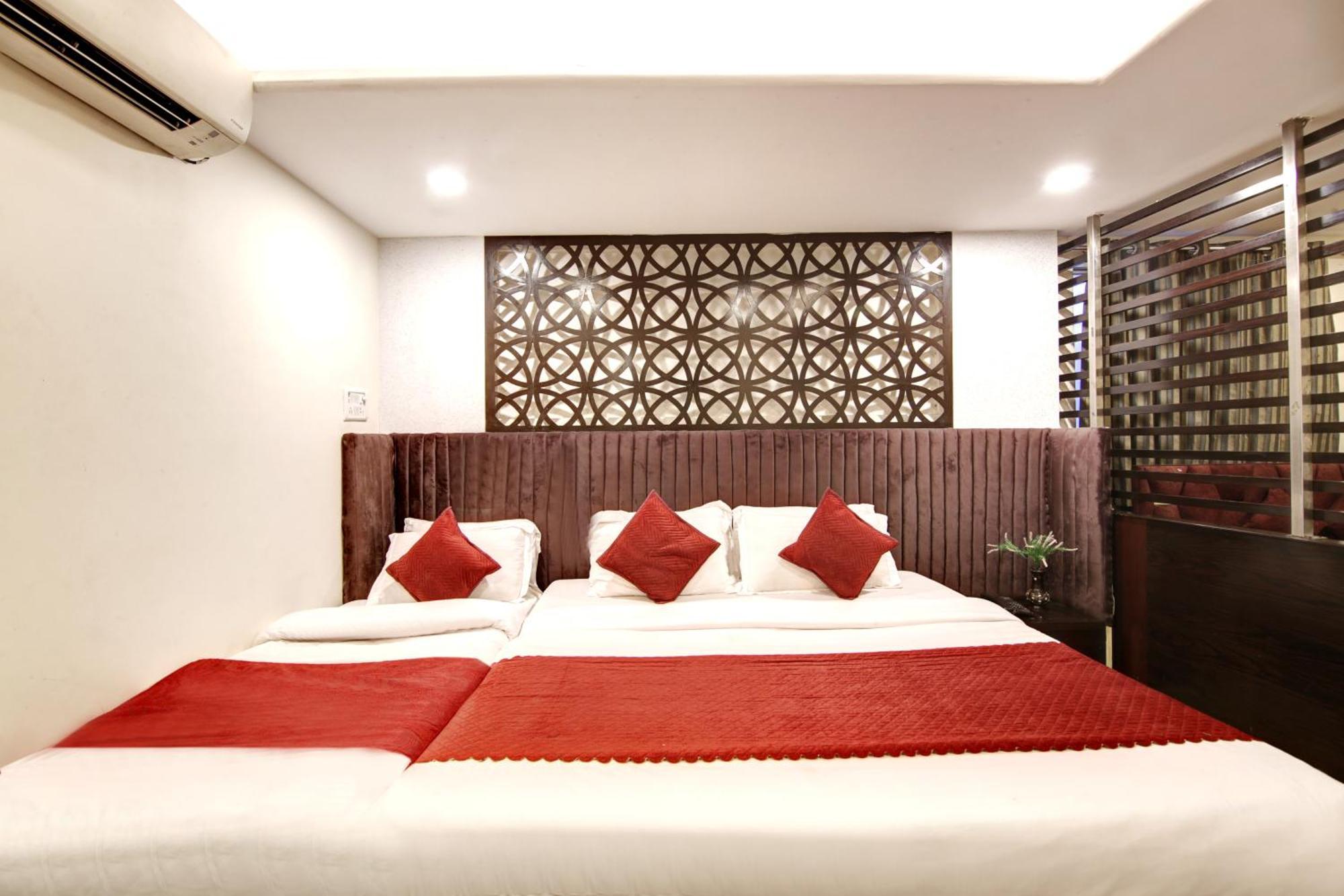 Wk Comfort - Near White Clove Hotel